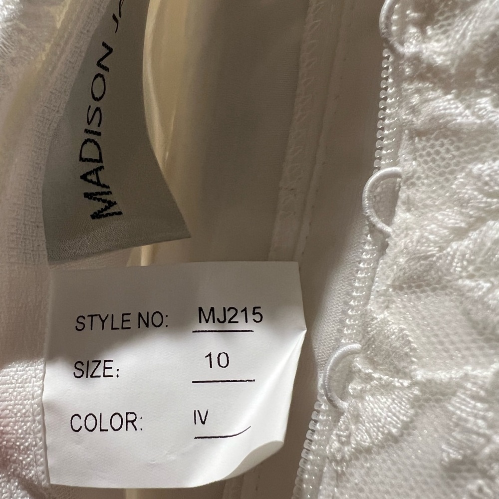 BRAND NEW unaltered Madison James bridal gown- Kleinfeld’s purchased MJ215 - Picture 9 of 9